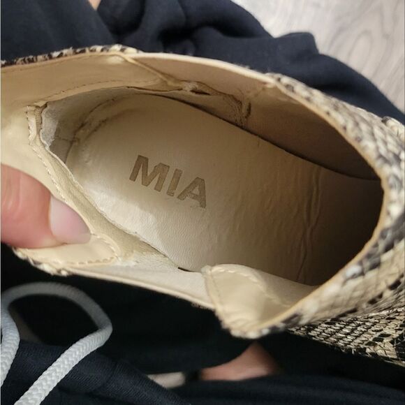 Mia julissa snake Print booties Slip On Sz 9 - Picture 8 of 13
